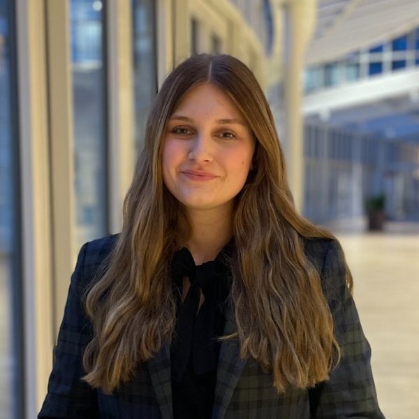 Nina Schuster